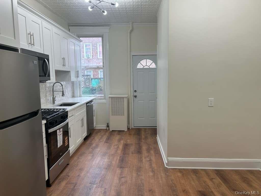 8823 85th St #1L - Photo 4 of 17