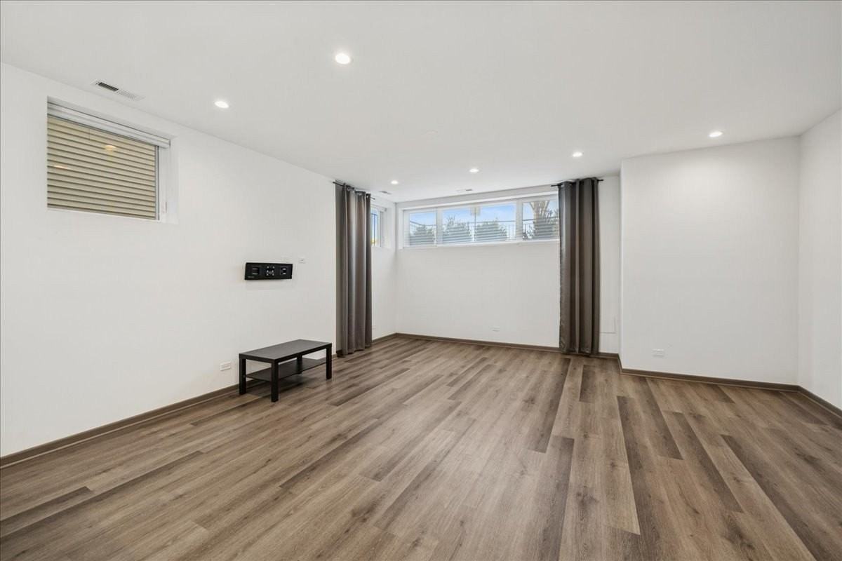 4321 N Cicero Ave Apt G #G - Photo 3 of 21