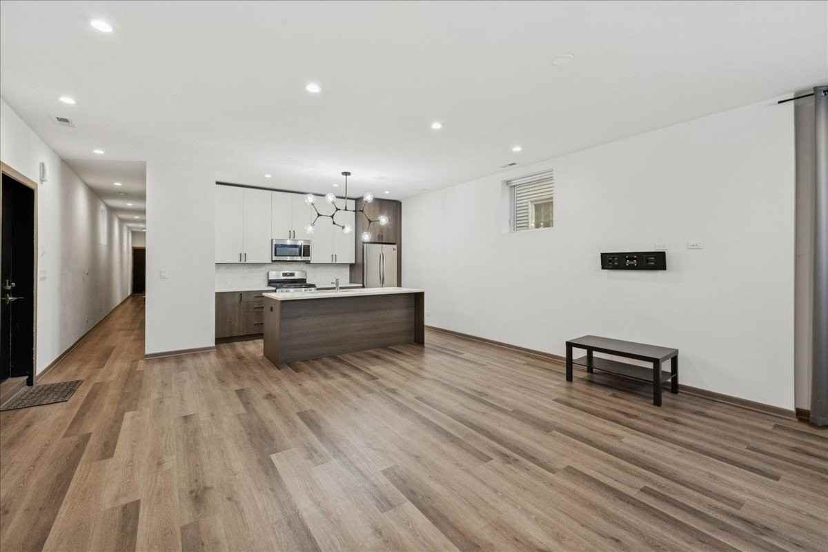 4321 N Cicero Ave Apt G #G - Photo 6 of 21