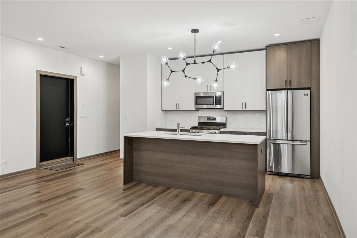 4321 N Cicero Ave Apt G #G - Photo 7 of 21