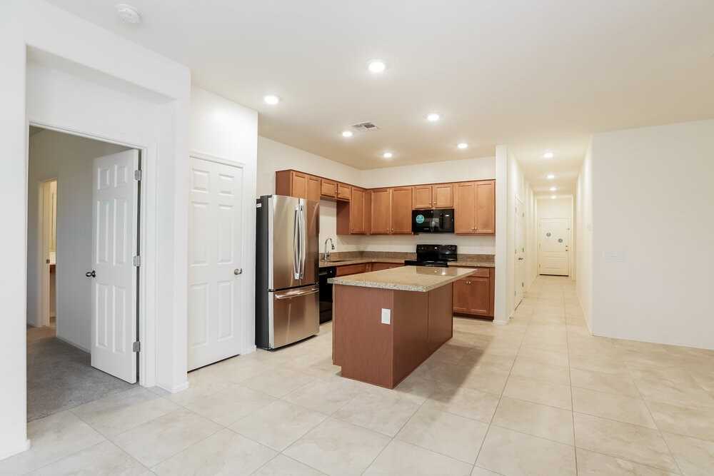 4086 W Winston Dr - Photo 7 of 16