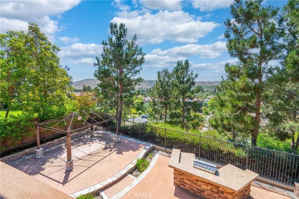 15 Basilica Pl - Photo 3 of 9