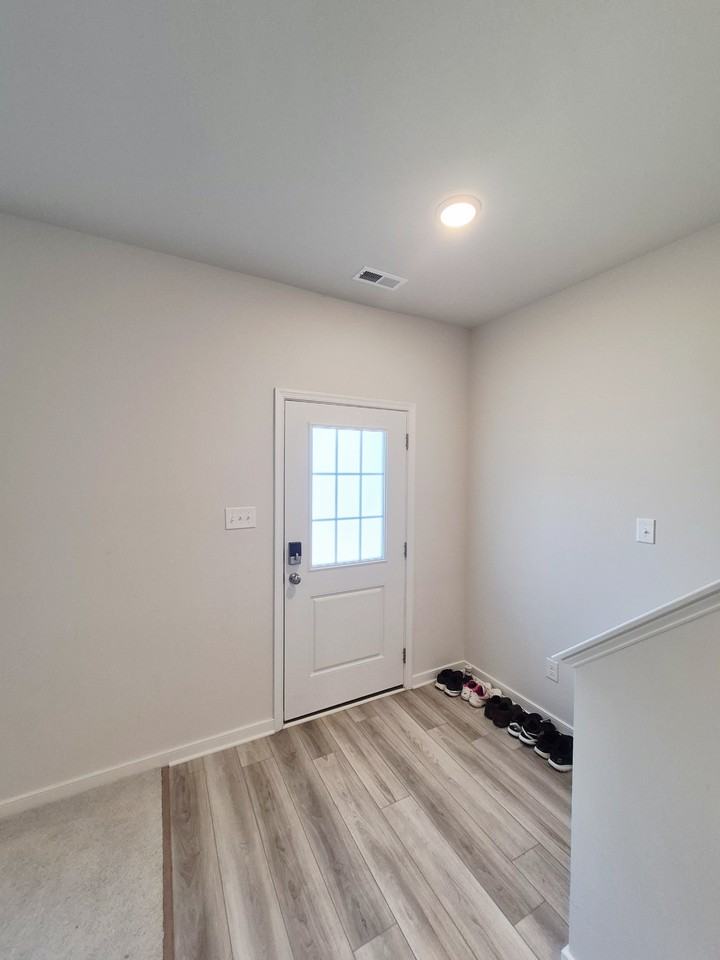 4012 Park Trail Dr #1 - Photo 4 of 37