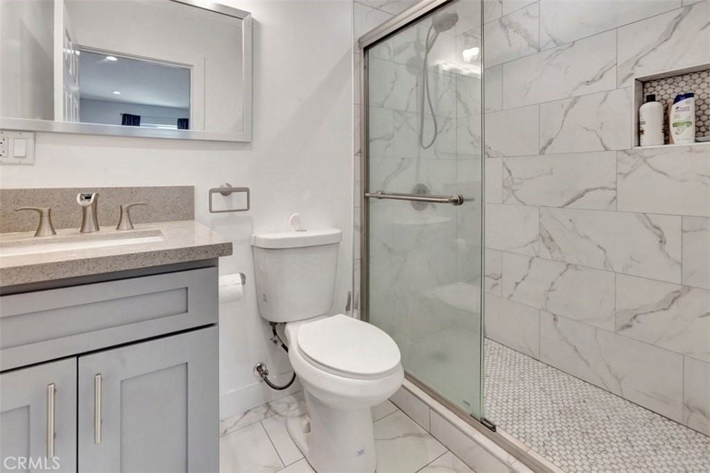 24017 Sylvan St - Photo 3 of 4