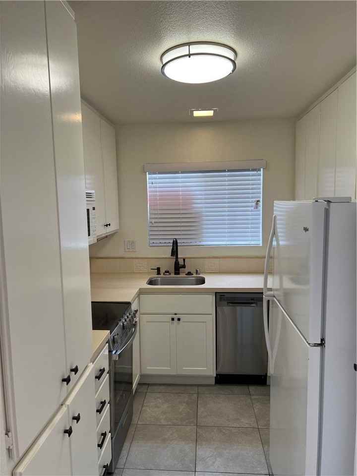 23401 La Crescenta #C257 - Photo 4 of 48