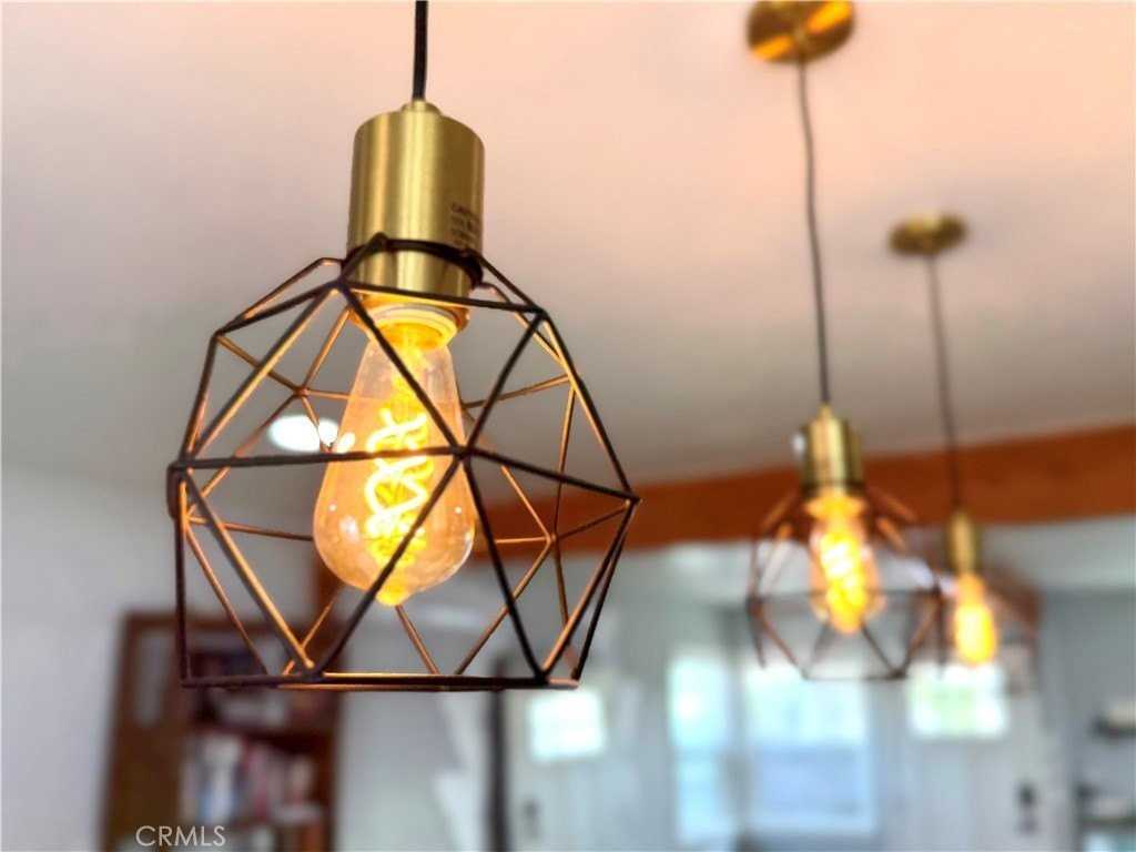 115 W Valencia Ave #B - Photo 3 of 25