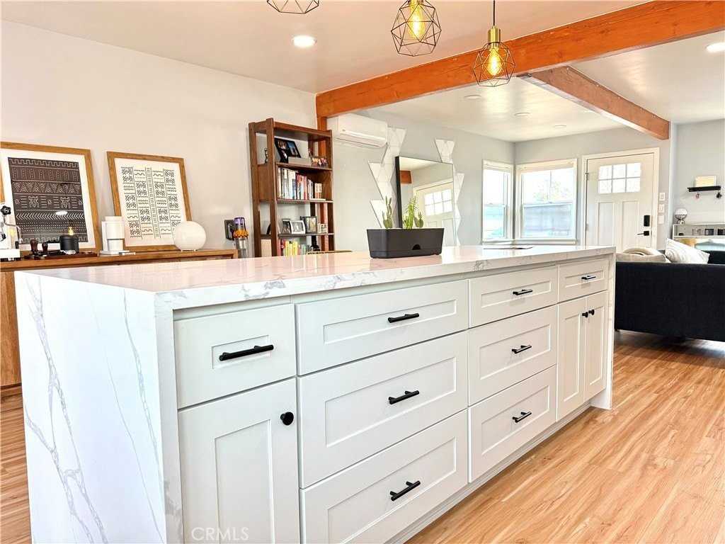 115 W Valencia Ave #B - Photo 7 of 25