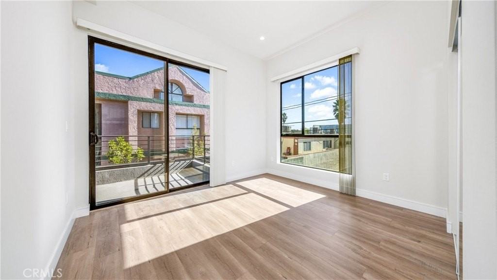 1128 Stanley Ave #D - Photo 7 of 11