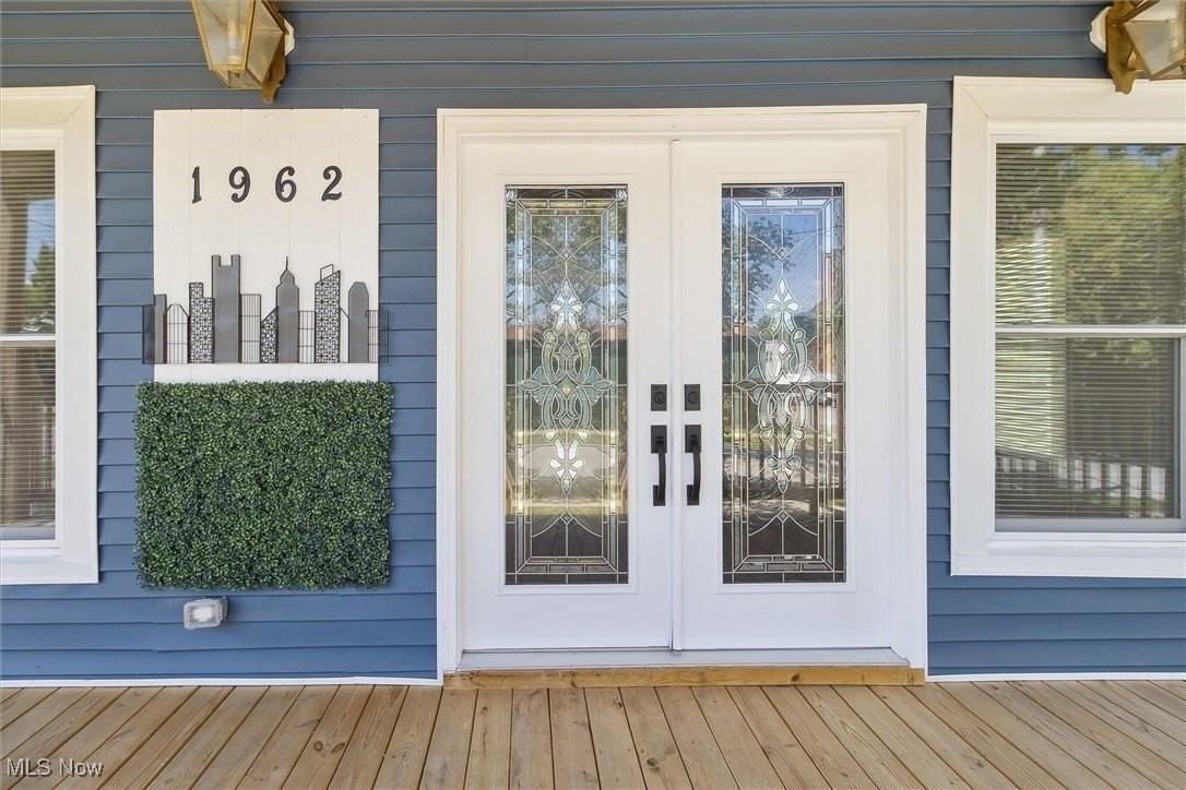 1962 W 96th St - Photo 3 of 44