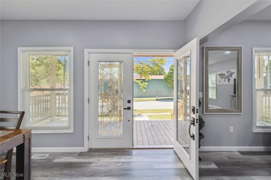 1962 W 96th St - Photo 4 of 44