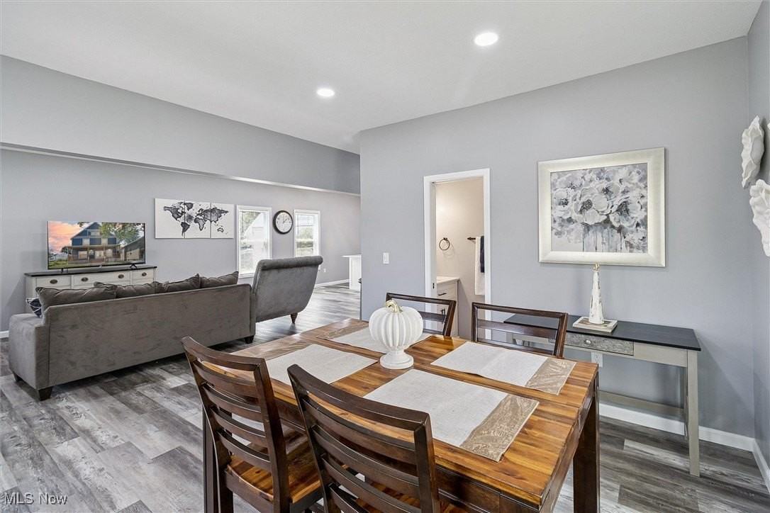 1962 W 96th St - Photo 6 of 44