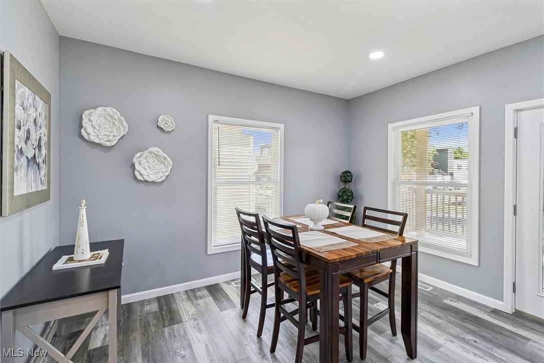 1962 W 96th St - Photo 7 of 44