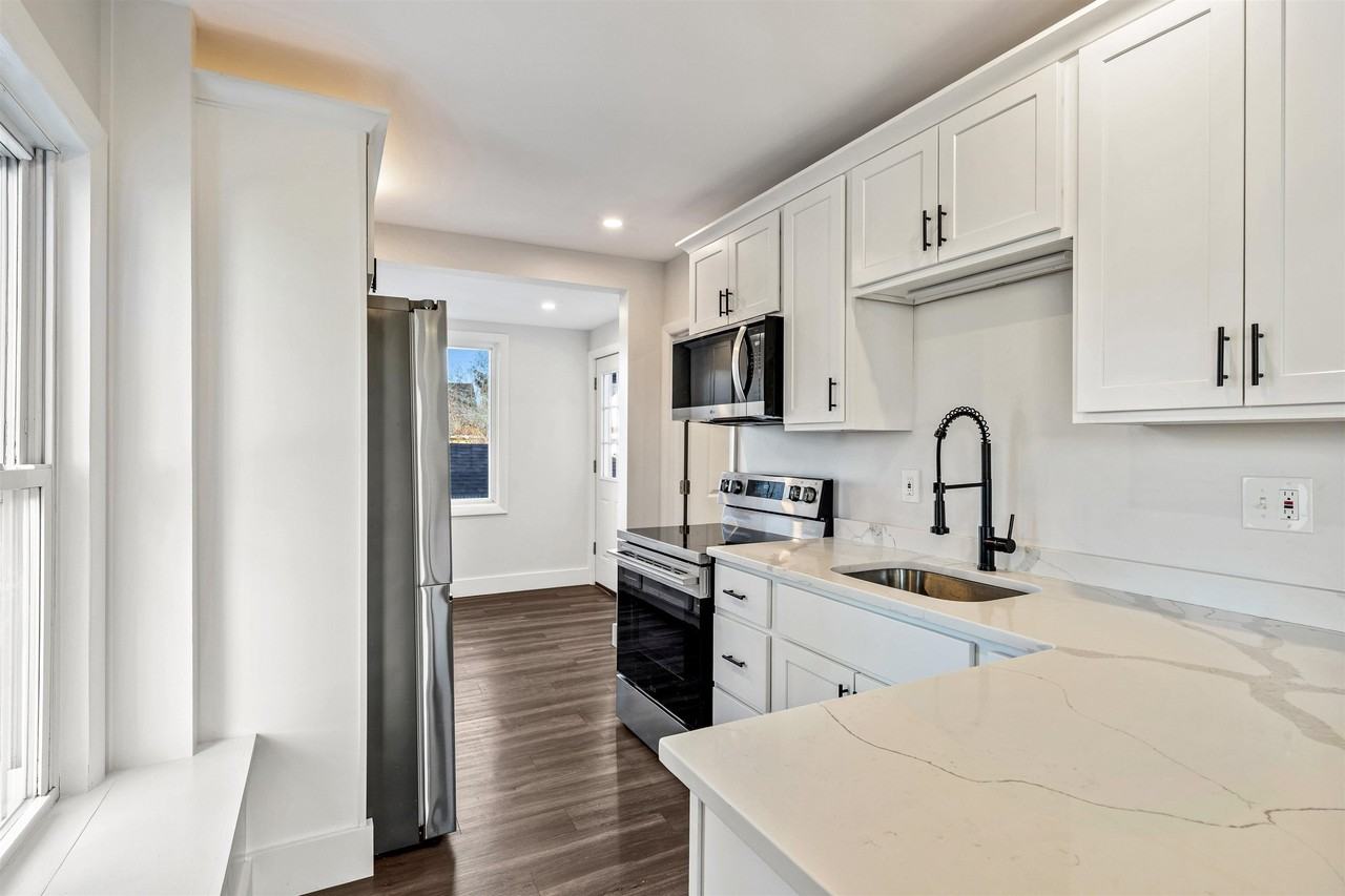 26 Reservoir Ave - Photo 4 of 24