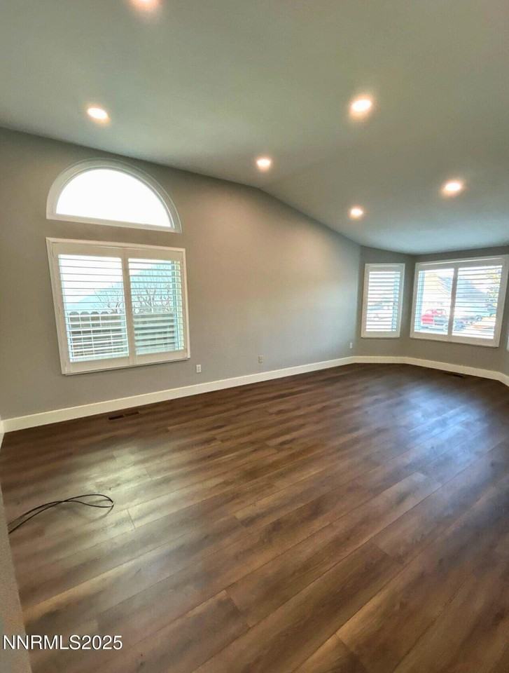 8657 Silver Shores Dr - Photo 4 of 12