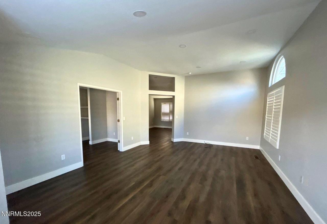 8657 Silver Shores Dr - Photo 5 of 12