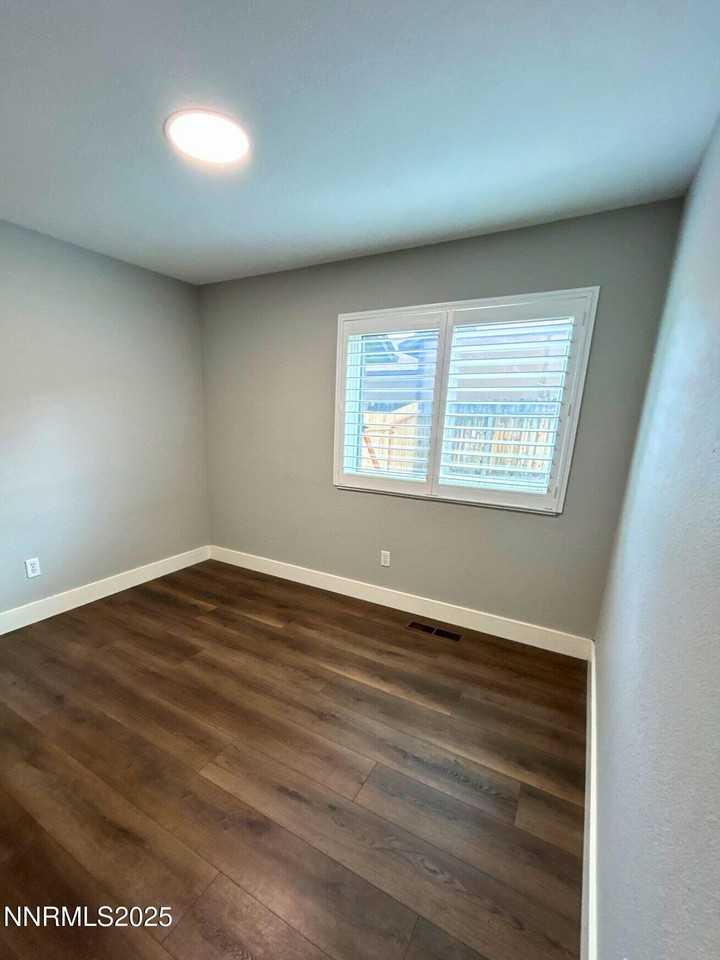 8657 Silver Shores Dr - Photo 7 of 12