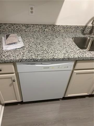 50037 Kevin Dr #L - Photo 4 of 9