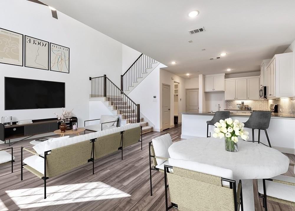 8804 Samara St - Photo 2 of 26