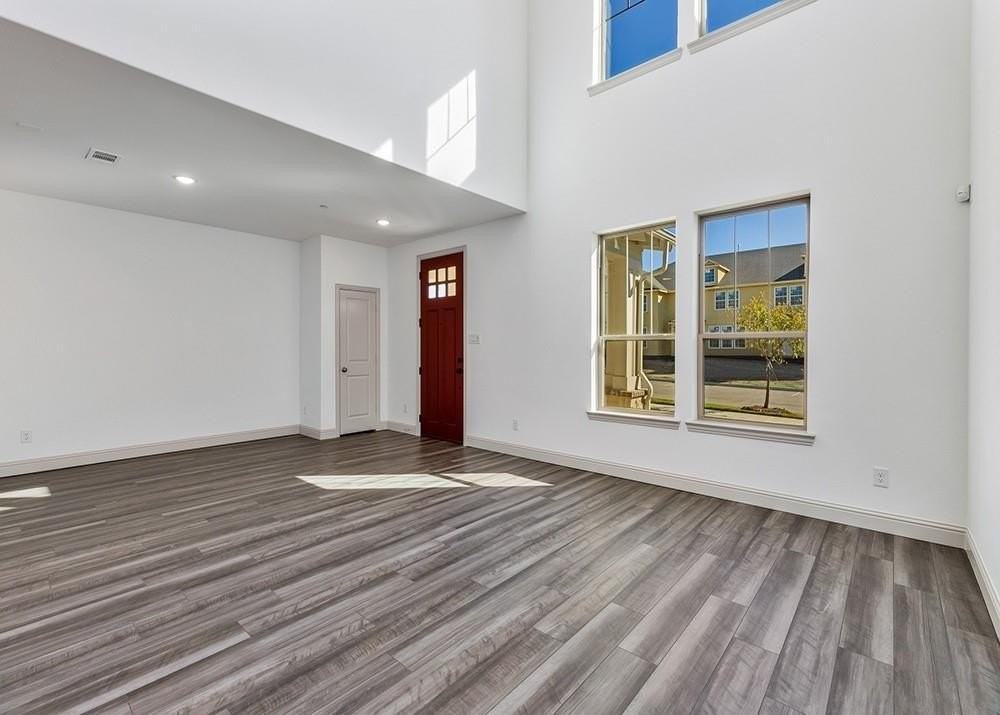 8804 Samara St - Photo 5 of 26