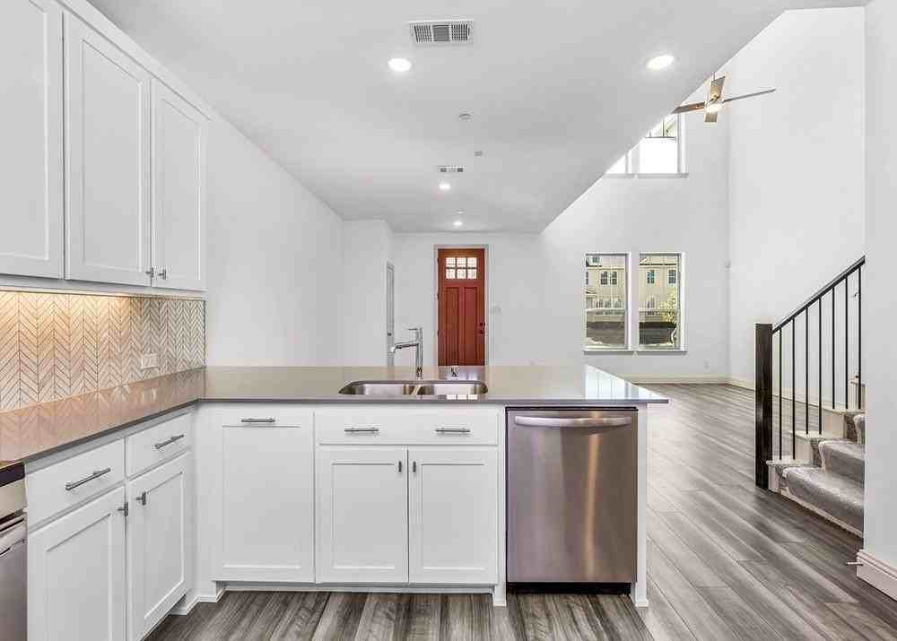 8804 Samara St - Photo 6 of 26