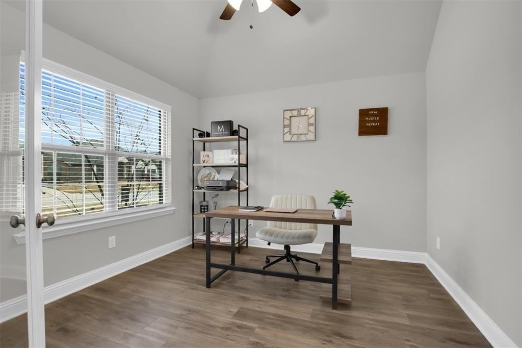 347 Saltmeadow Ln - Photo 3 of 24