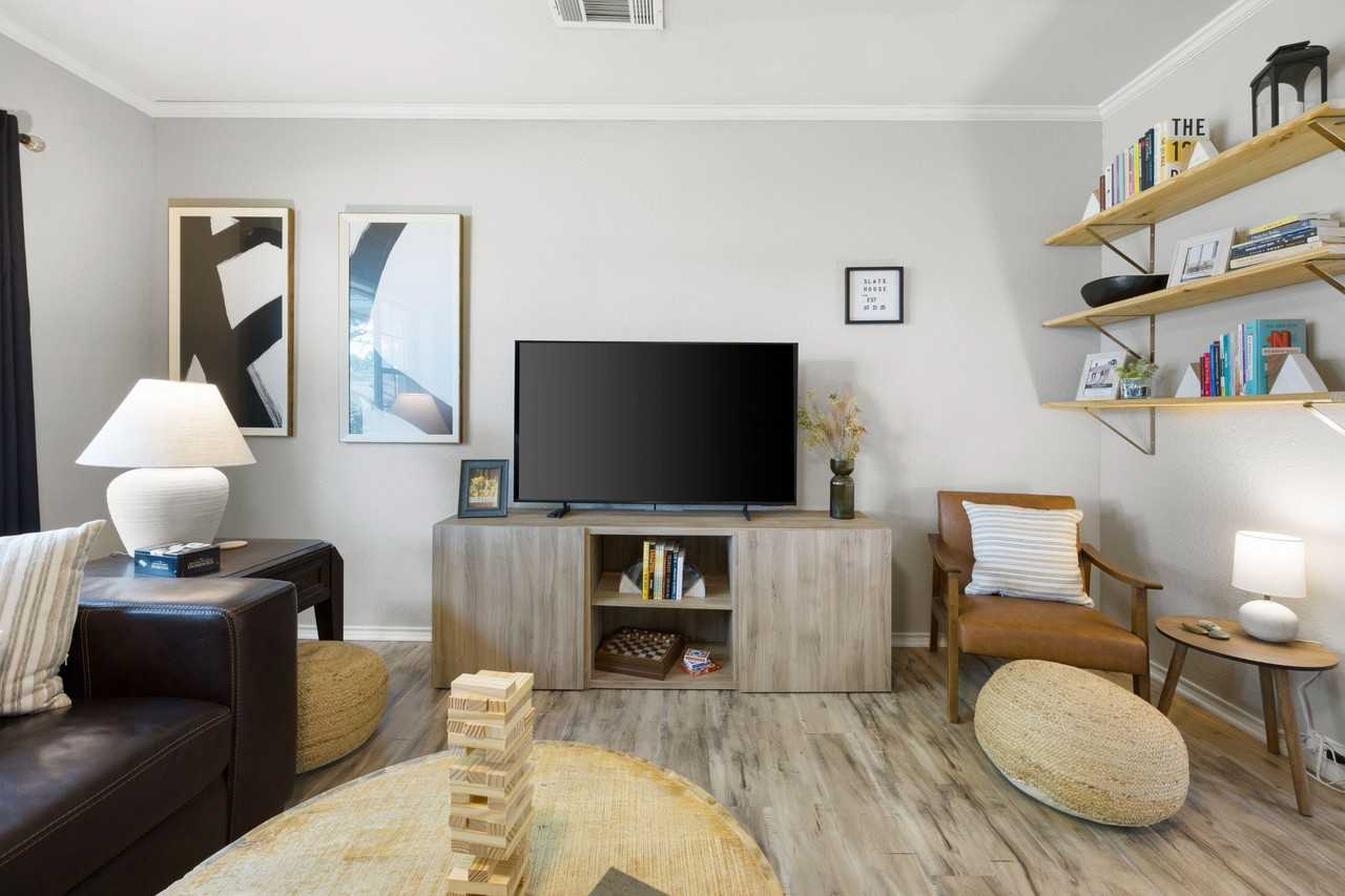 S Pendell Ave - Photo 7 of 24