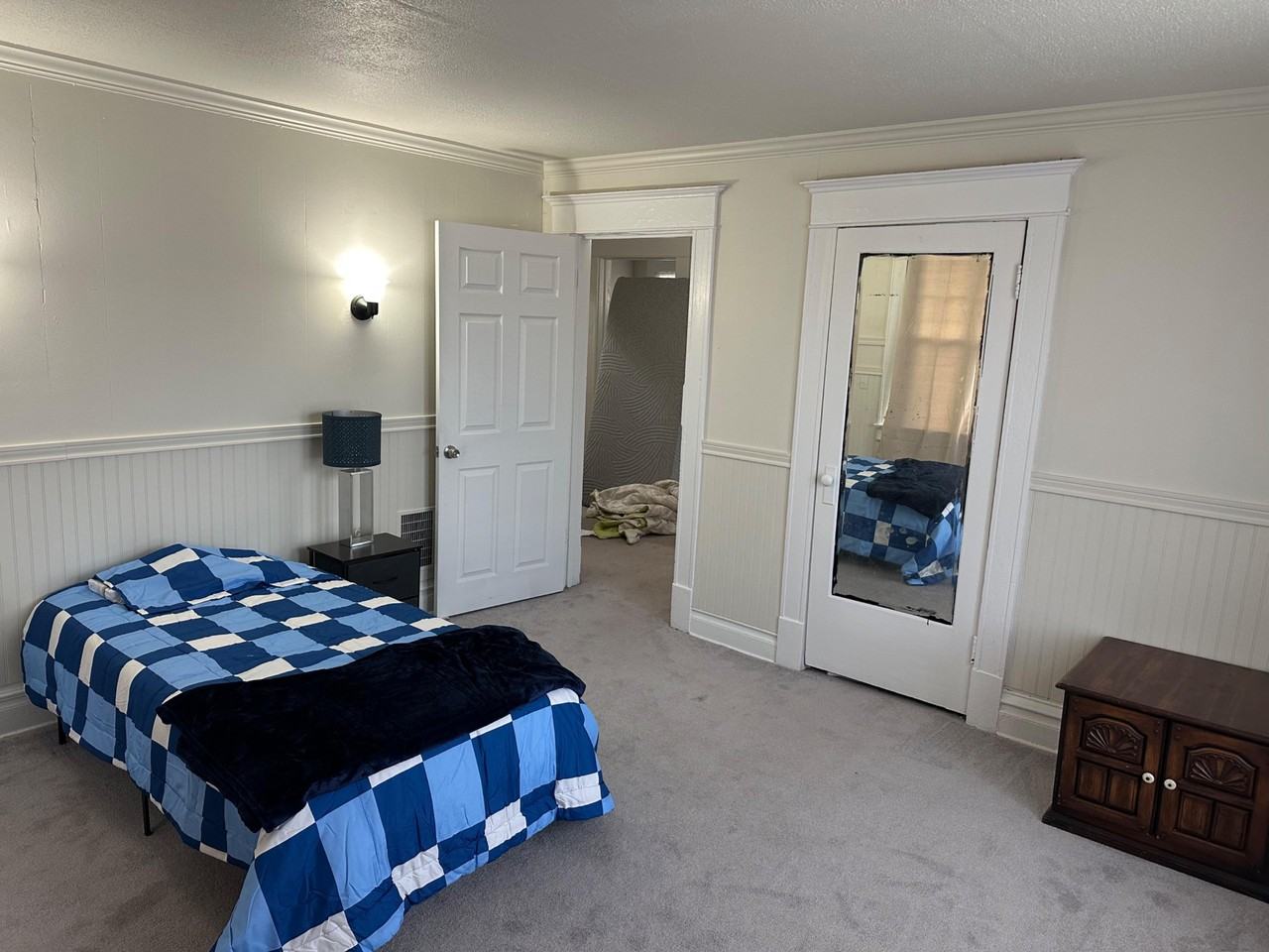 E 28th St - Photo 4 of 13