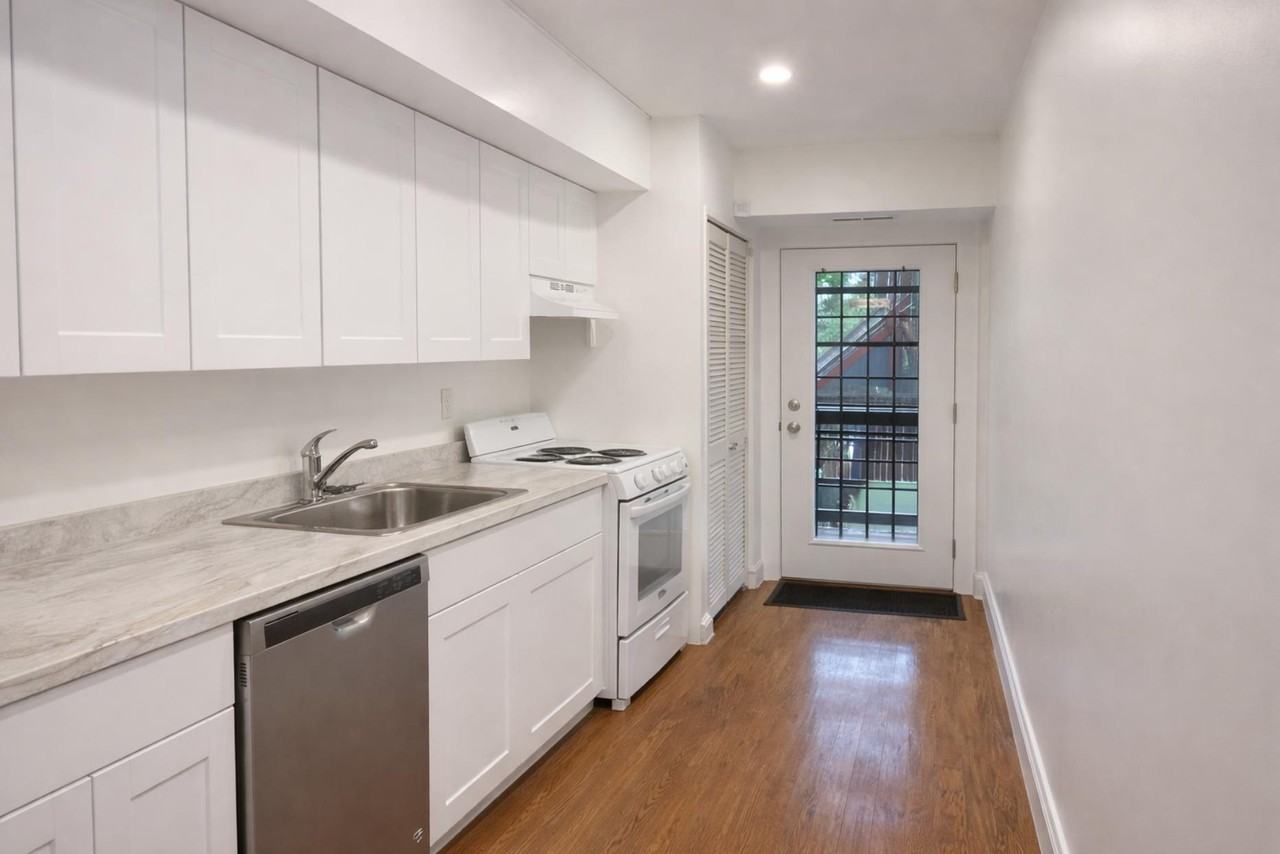 1st St Sw - Photo 2 of 5