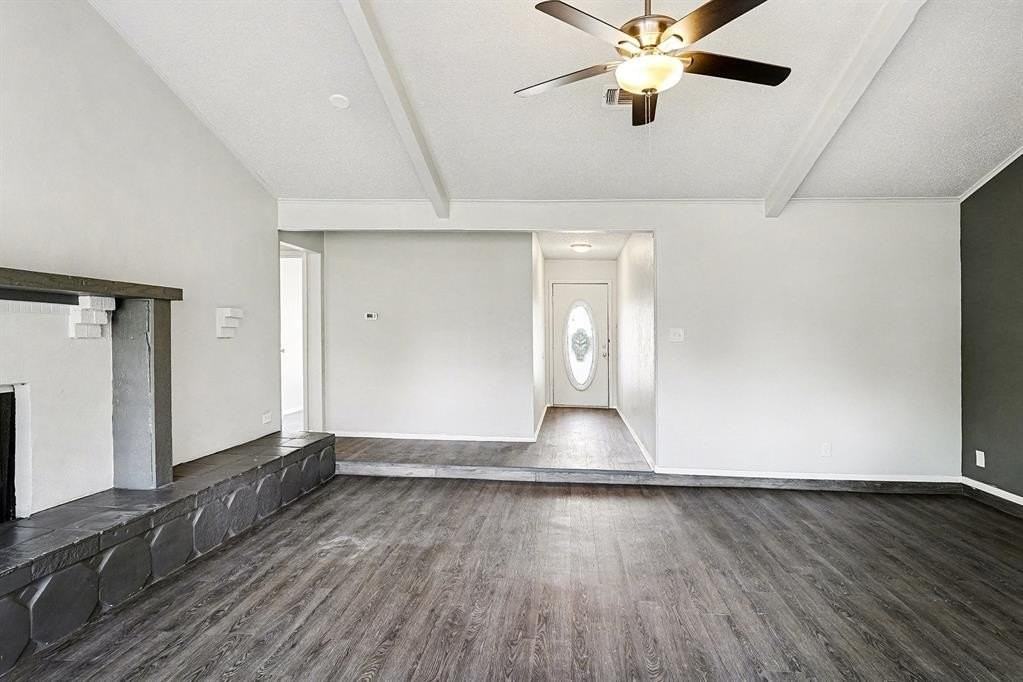 2705 Warren Ln - Photo 4 of 21