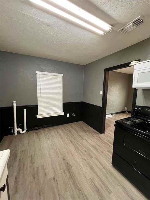 1312 Maple Dr - Photo 5 of 9