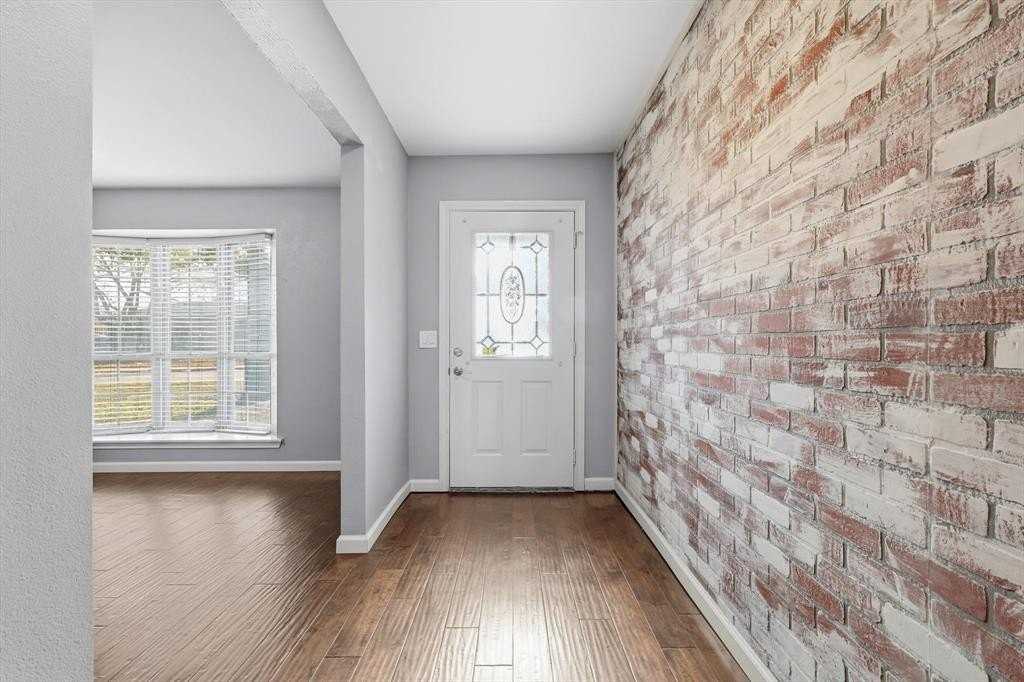 726 Laramie Dr - Photo 3 of 28