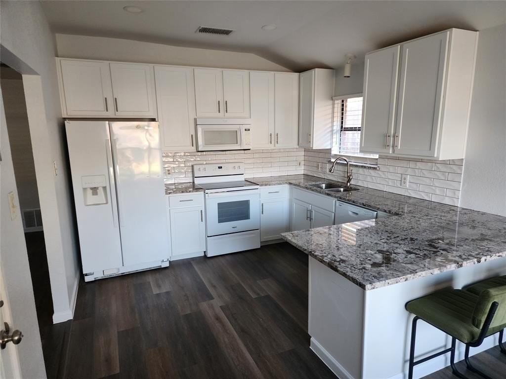 8240 Willis Ln - Photo 3 of 10