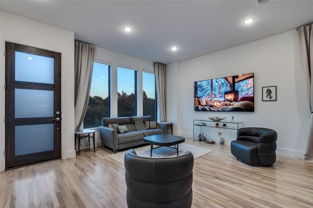 8100 Cornelius Dr - Photo 5 of 18