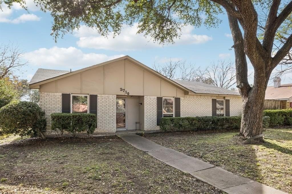 2710 Clover Valley Dr - Photo 2 of 26