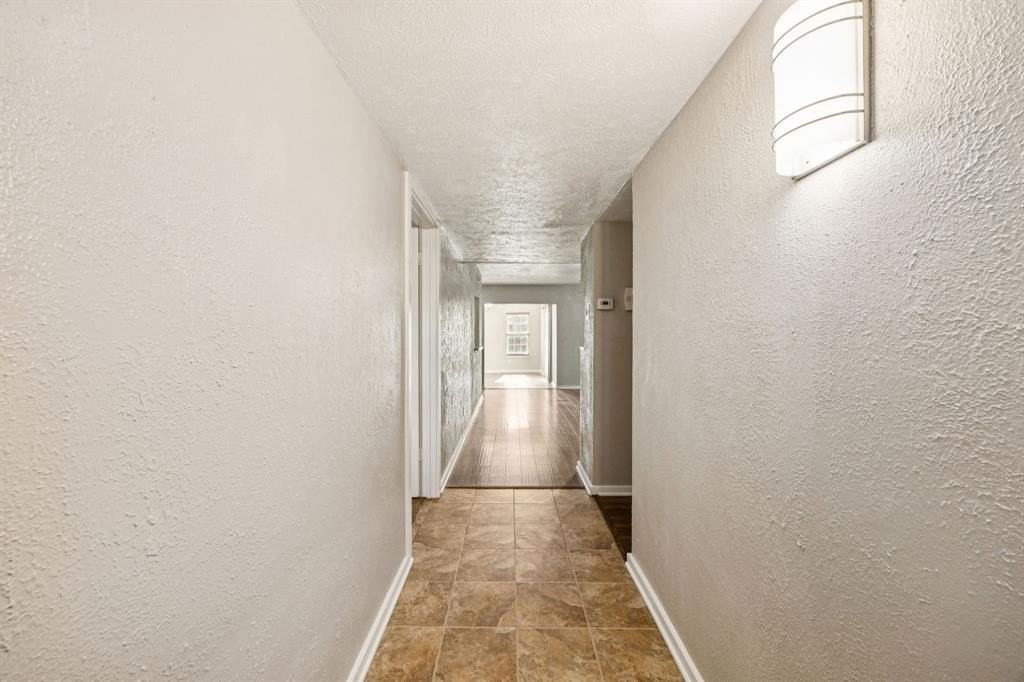 2710 Clover Valley Dr - Photo 3 of 26