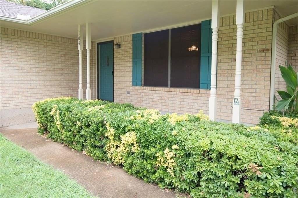 104 Harbor Haven St - Photo 2 of 23