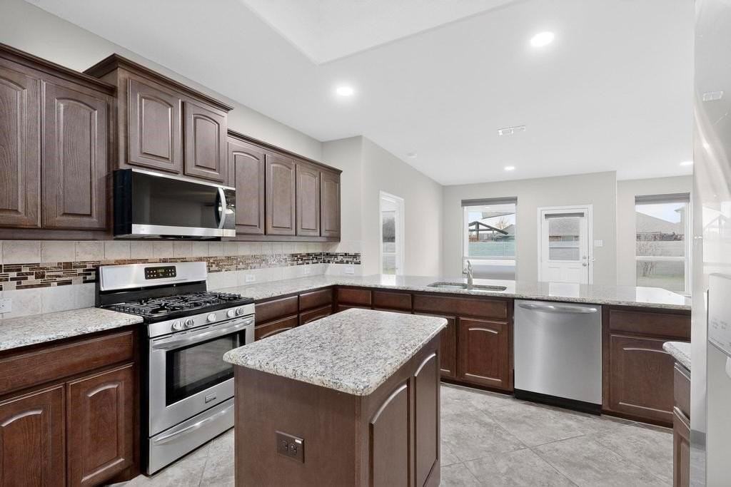 1809 Heron Way - Photo 3 of 22