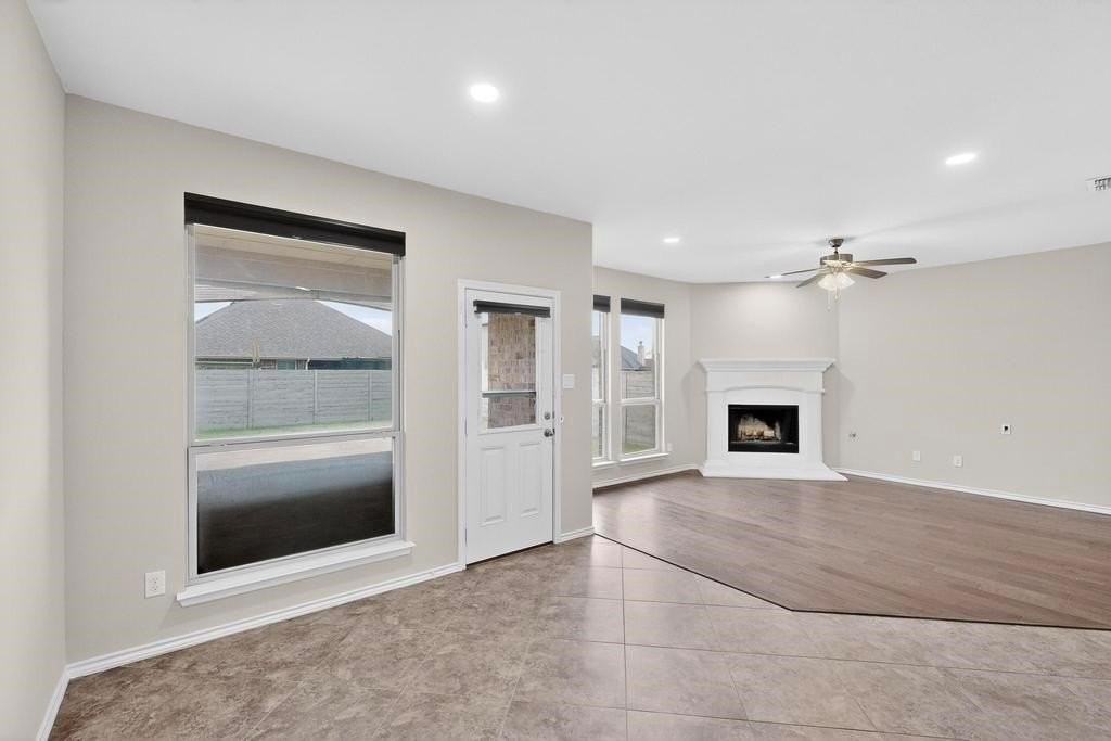 1809 Heron Way - Photo 4 of 22