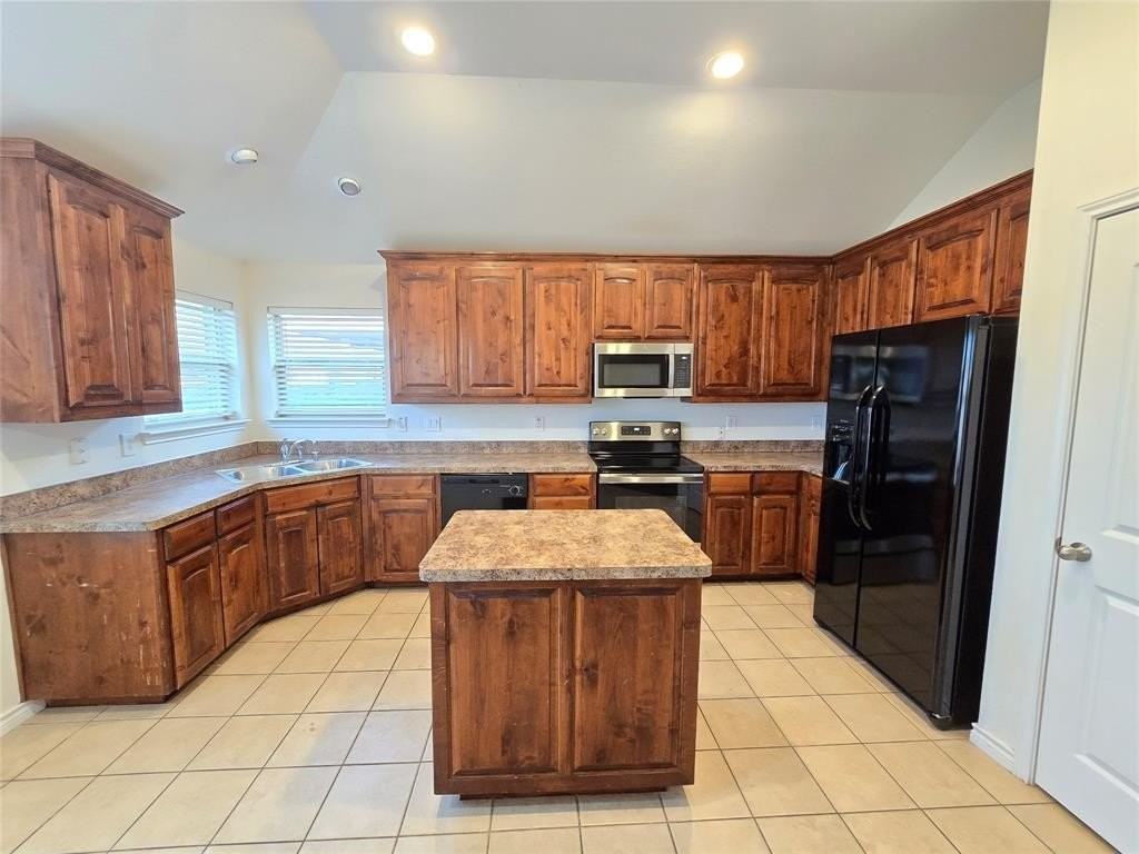 124 Bridlewood St - Photo 6 of 37