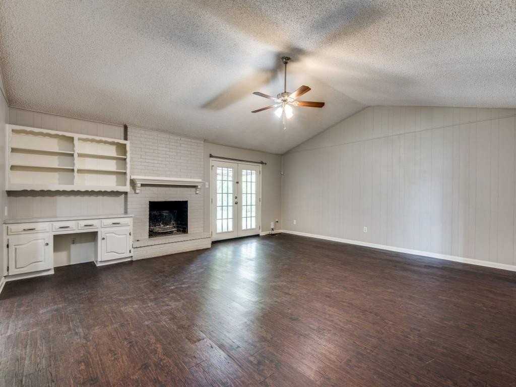 2025 Cedar Valley Ln - Photo 4 of 20