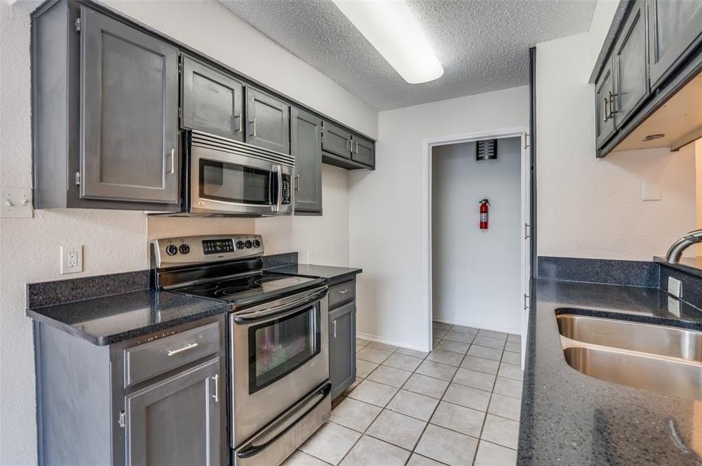 6913 Sierra Dr - Photo 4 of 13