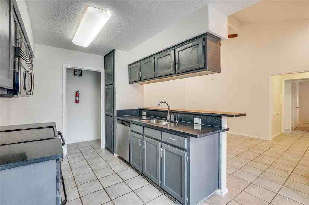 6913 Sierra Dr - Photo 5 of 13