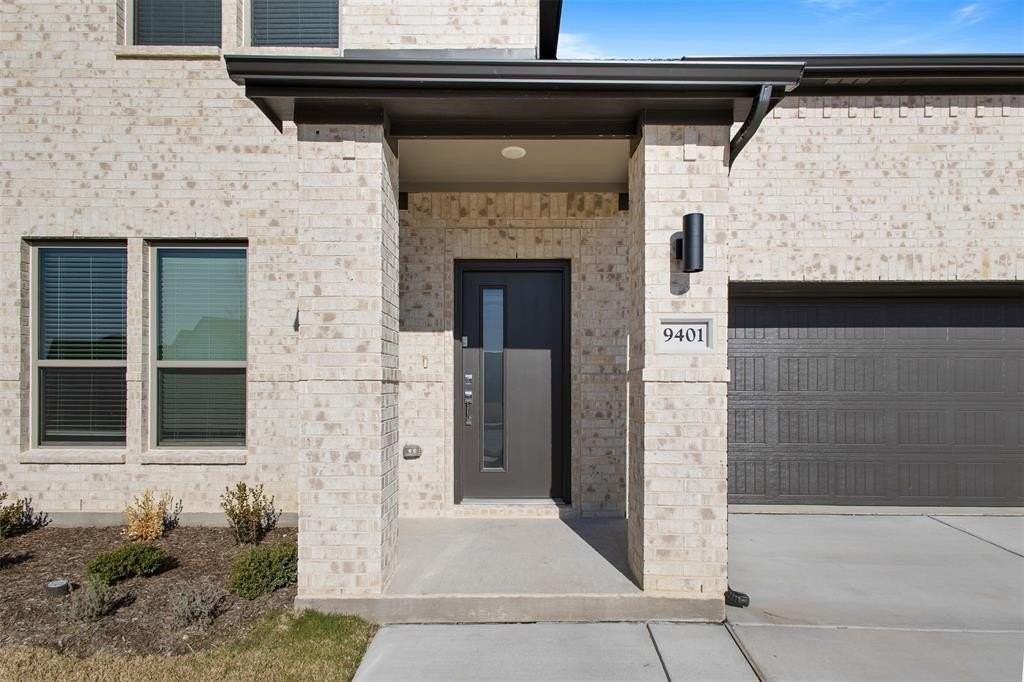 9401 Wild West Way - Photo 3 of 28