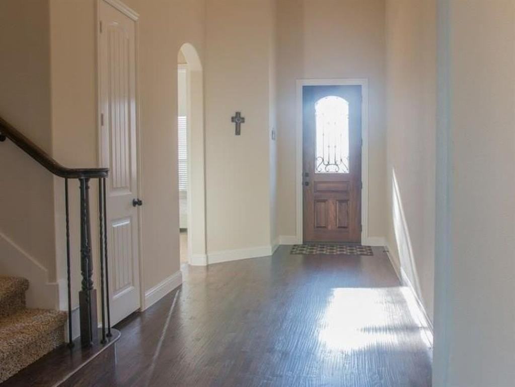 4428 Saukenuk Ln - Photo 3 of 16