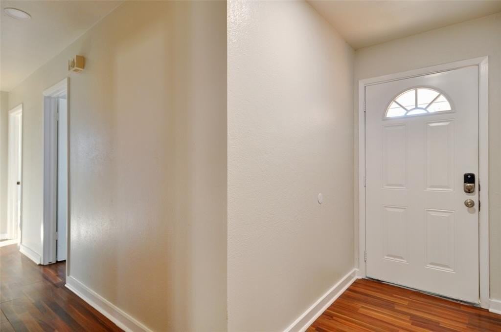 208 Rolling Hills Dr - Photo 6 of 28