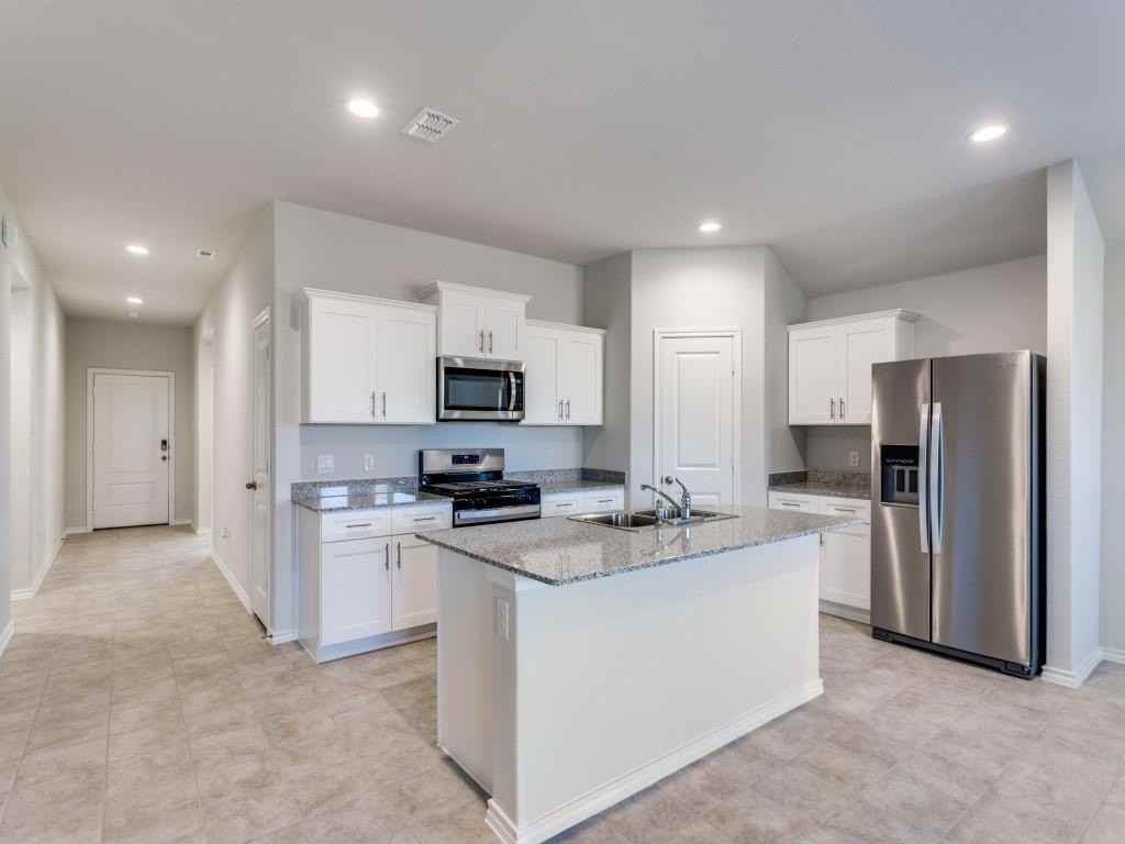 528 Bronze Cir W - Photo 2 of 11