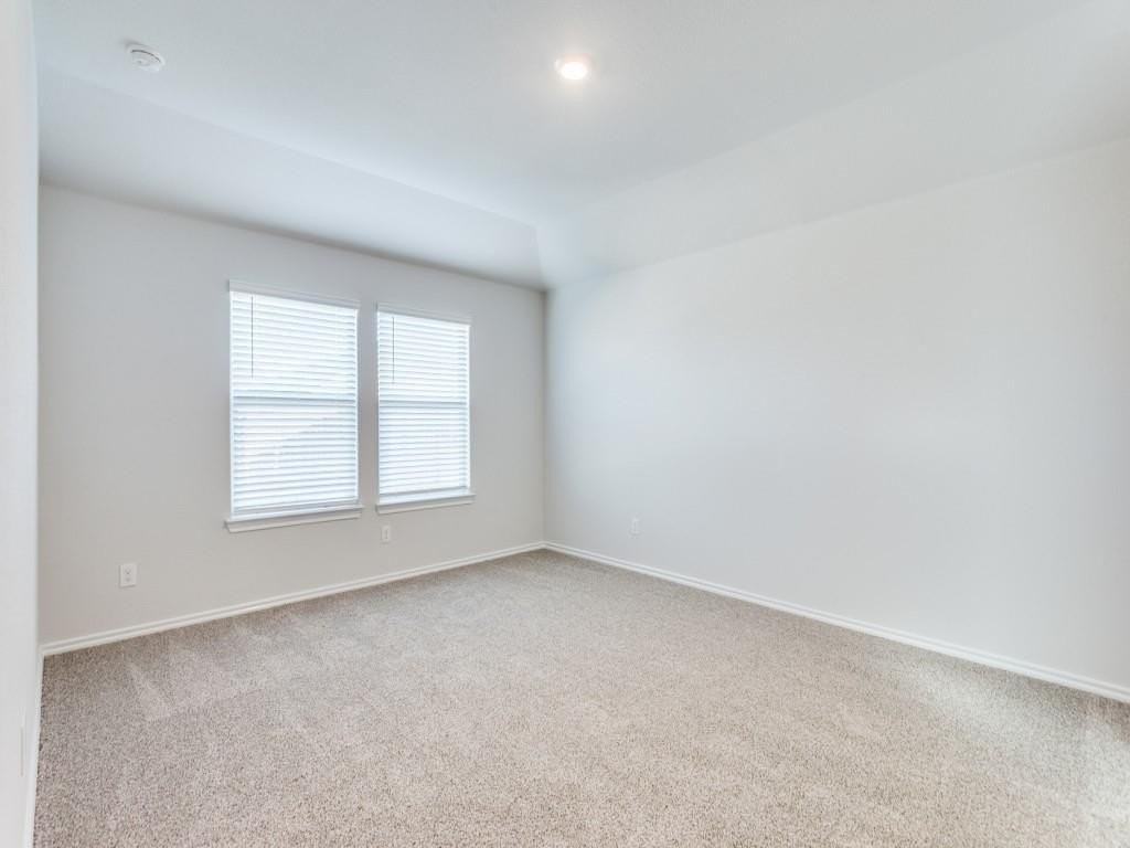 528 Bronze Cir W - Photo 5 of 11