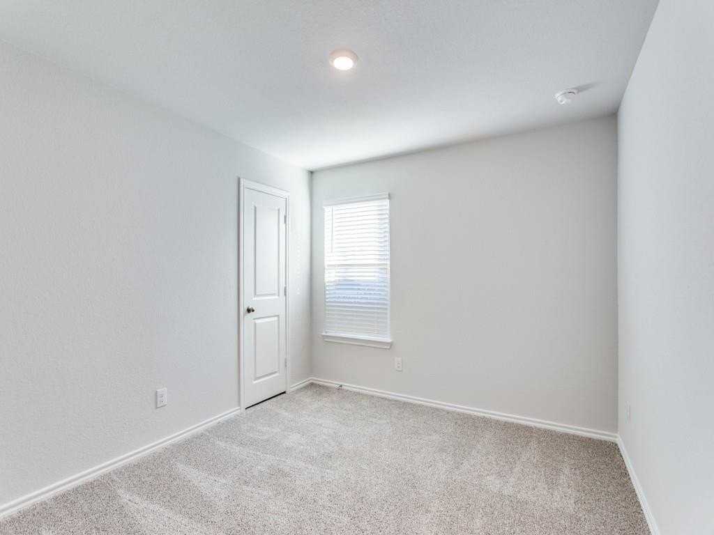 528 Bronze Cir W - Photo 7 of 11