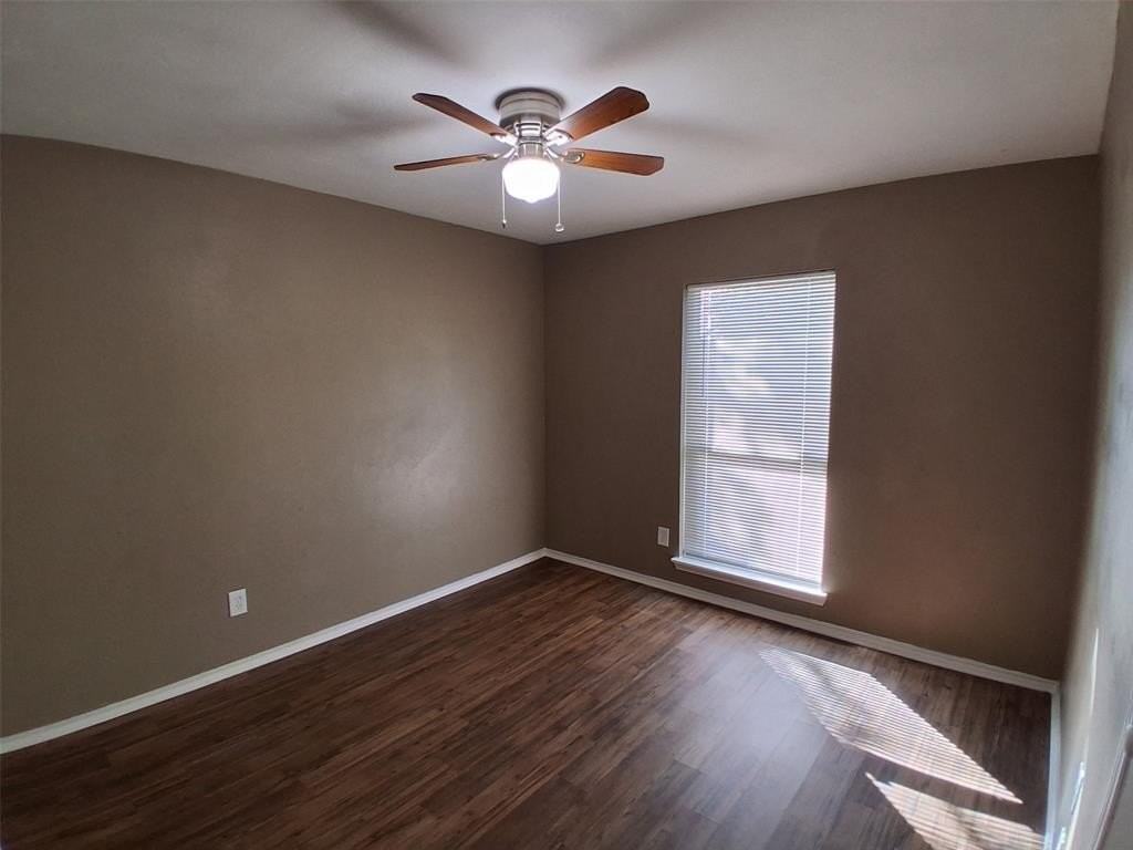 553 Hanover Dr - Photo 5 of 9