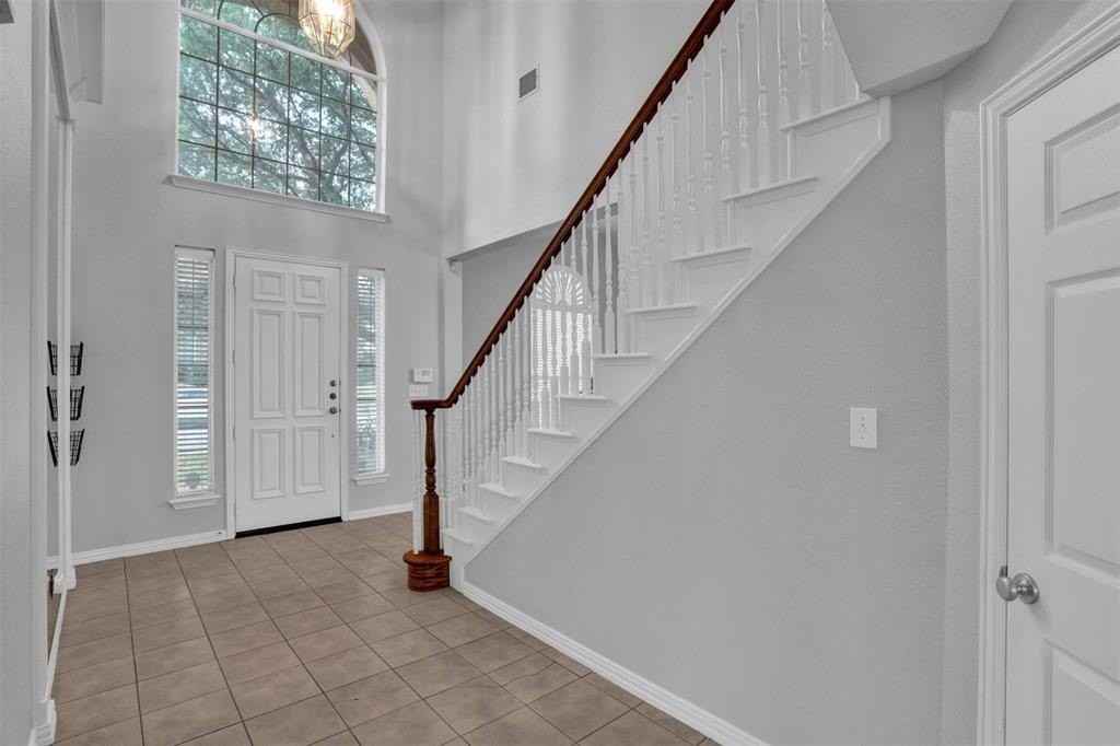 1511 Westmont Dr - Photo 3 of 27